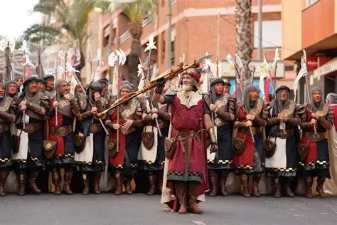 Fiestas de Moros y Cristianos de Xàtiva incorporan la categoría 'Moro que llega tarde a todo'